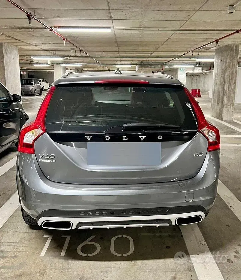 Usata Volvo V60 CC 150 CV (110 kW) 2016 Grigio Station wagon