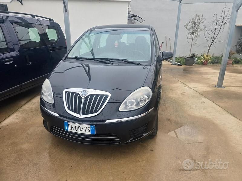 Usata Lancia Musa Platinum 95 CV (69 kW) 2011 Nero Monovolume