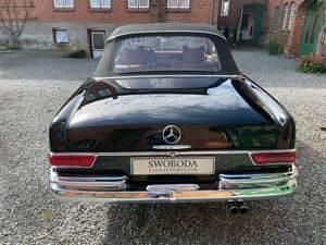 Usata Mercedes 280 Classic 160 CV (117 kW) 1968 Nero Cabrio