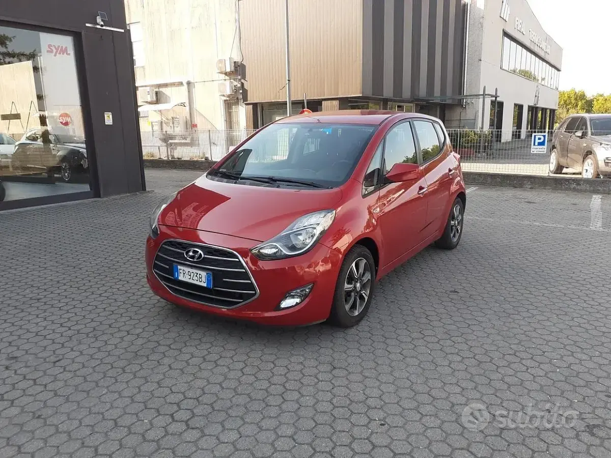 Usata Hyundai ix20 Classic 90 CV (66 kW) 2018 Rosso Utilitaria