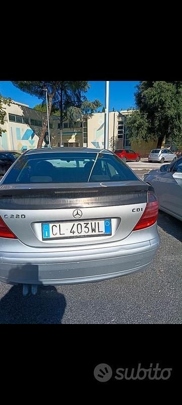 Usata Mercedes C220 143 CV (105 kW) 2003 Grigio