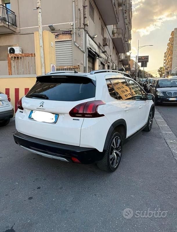 Usata Peugeot 2008 120 CV (88 kW) 2016 Bianco SUV