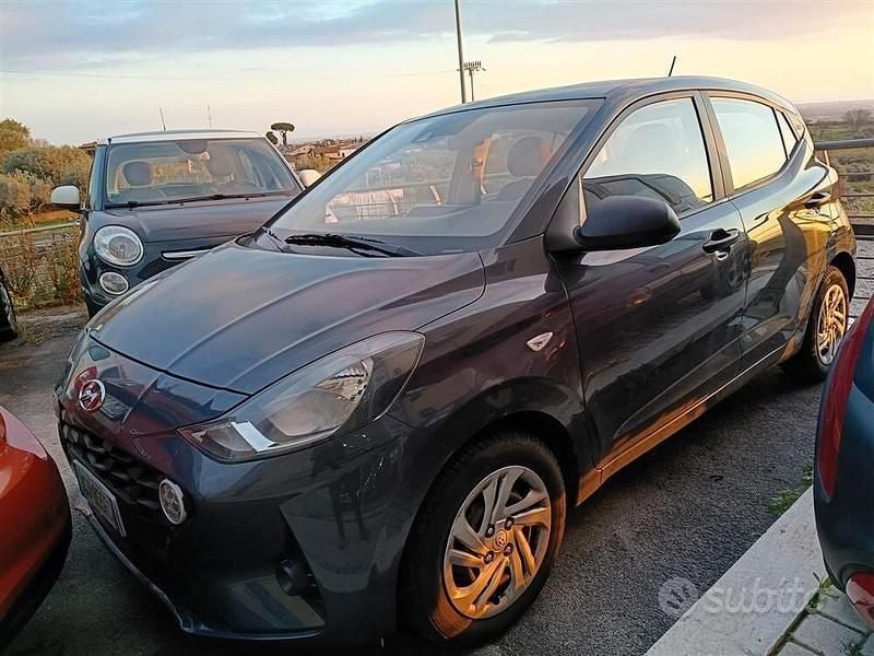 Usata Hyundai i10 Prime 67 CV (49 kW) 2022 Grigio Utilitaria
