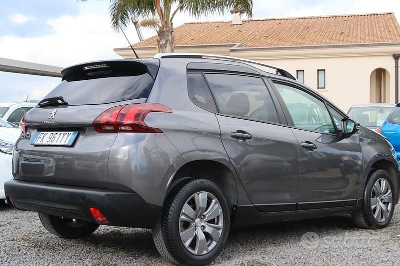 Usata Peugeot 2008 Active 99 CV (72 kW) 2017 Grigio SUV