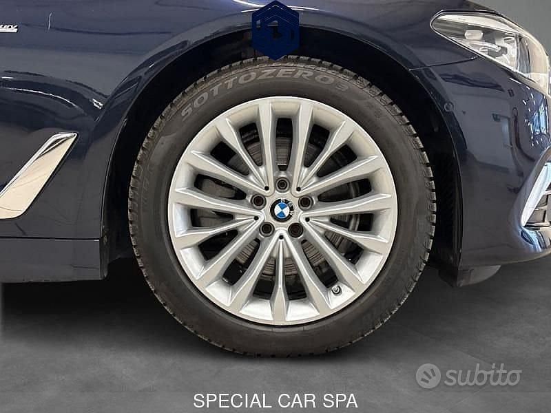 Usata BMW 520 Luxury Line 190 CV (139 kW) 2018 Blu Station wagon