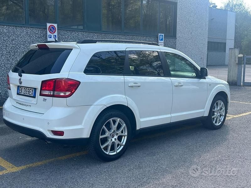 Usata Fiat Freemont Lounge 170 CV (125 kW) 2011 Bianco SUV