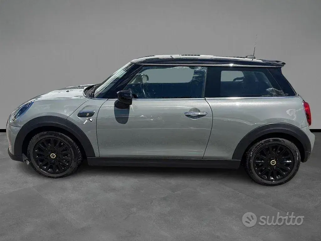 Usata Mini Cooper SE 75 kW (102 CV) 2021 Grigio / metallizzato Utilitaria
