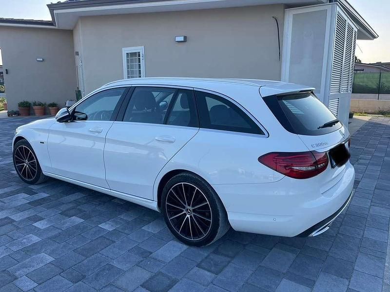 Käytetty Mercedes C300e 194 HP (142 kW) 2020 Valkoinen Farmari