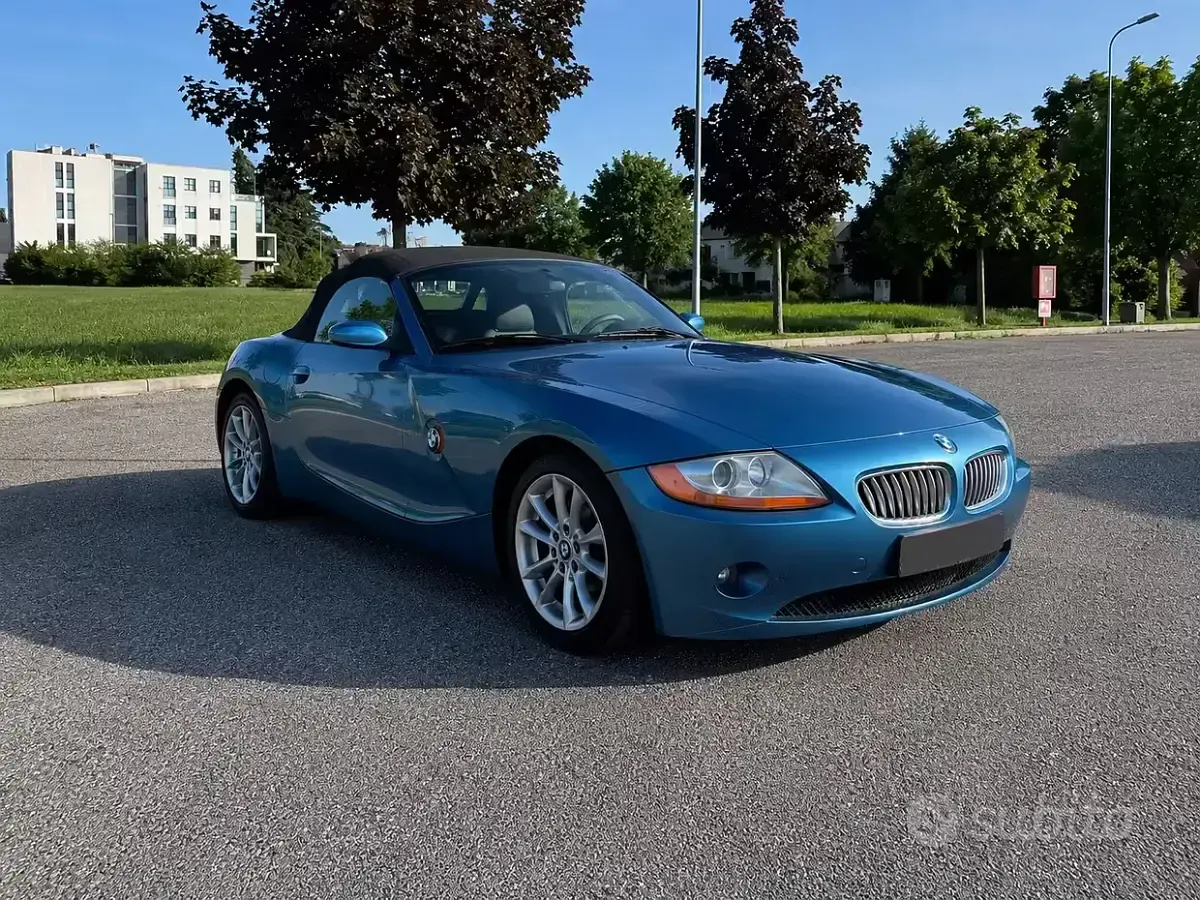 Usata BMW Z4 Efficient Dynamics 231 CV (169 kW) 2003 Blu Cabrio