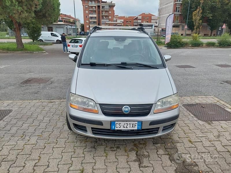 Usata Fiat Idea 95 CV (69 kW) 2005 Grigio Monovolume