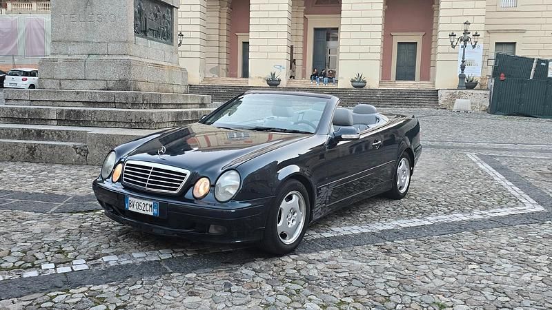 Usata Mercedes CLK230 Avantgarde 197 CV (144 kW) 2001 Blu Cabrio