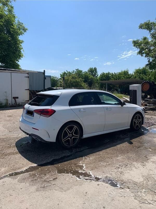 Usata Mercedes A180 AMG line 2018 Bianco Utilitaria