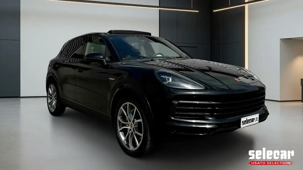 Usata Porsche Cayenne 340 CV (250 kW) 2018 Ri0f blu metallizzato SUV