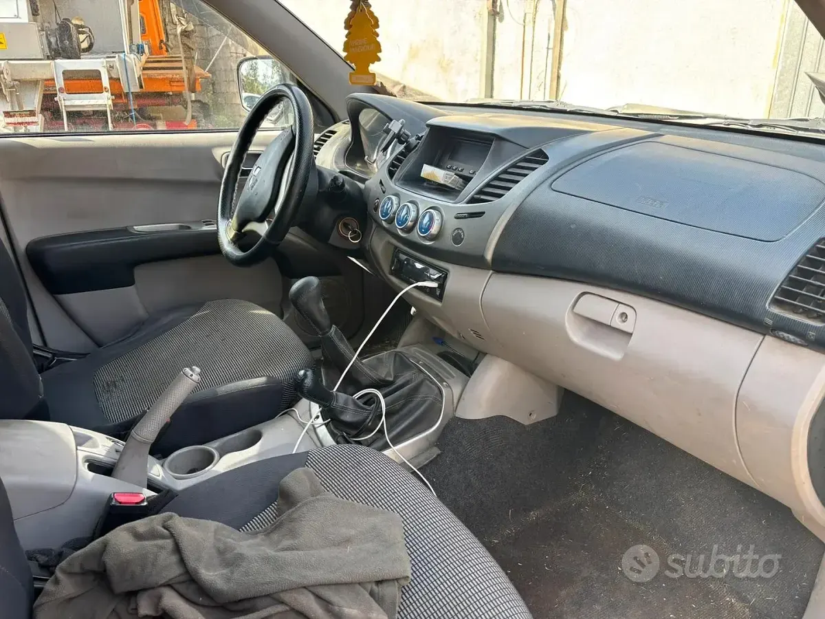 Usata Mitsubishi L 136 CV (100 kW) 2008 Nero SUV