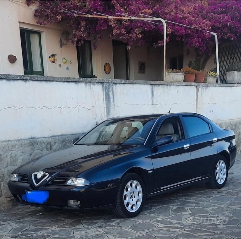 Usata Alfa Romeo 166 2002 Blu Berlina
