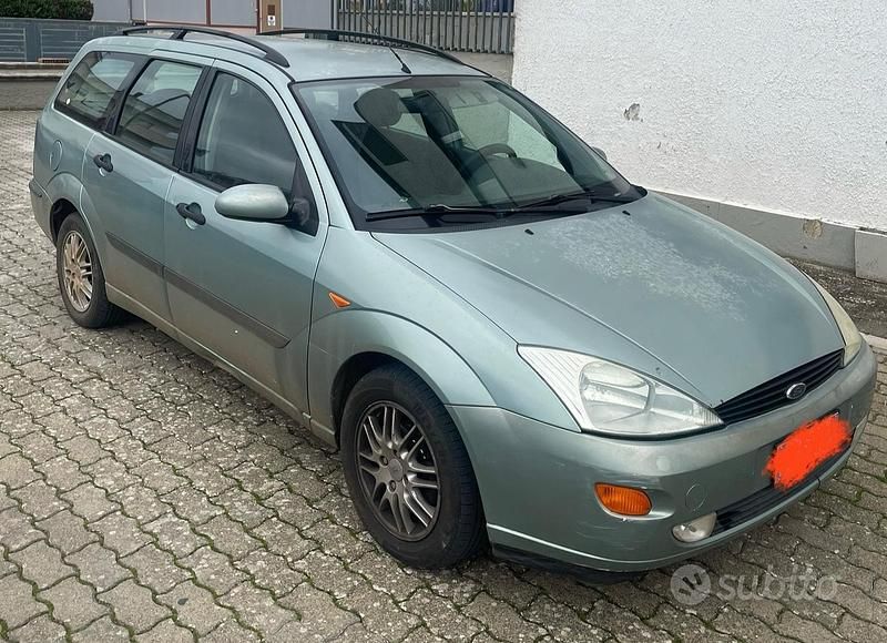 Usata Ford Focus Ambiente 90 CV (66 kW) 2001 Verde Station wagon