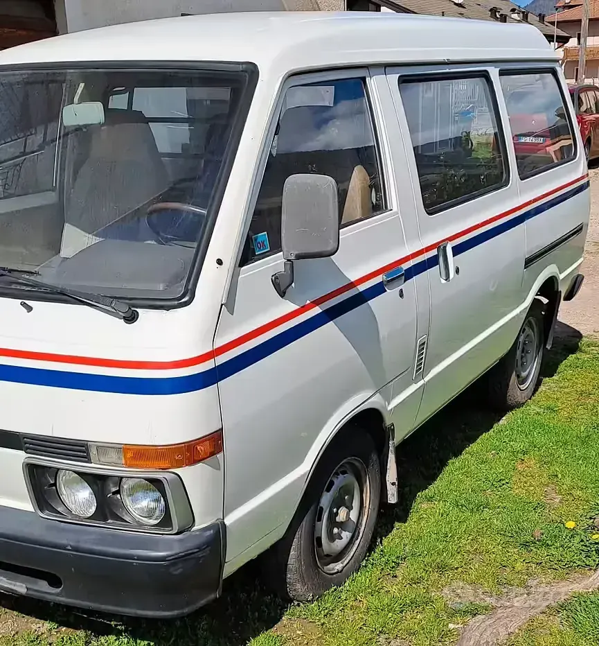 Usata Nissan Vanette 61 CV (44 kW) 1990 Bianco Monovolume