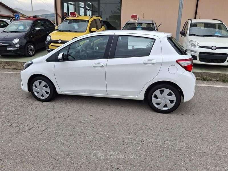 Usata Toyota Yaris 90 CV (66 kW) 2017 Bianco Berlina