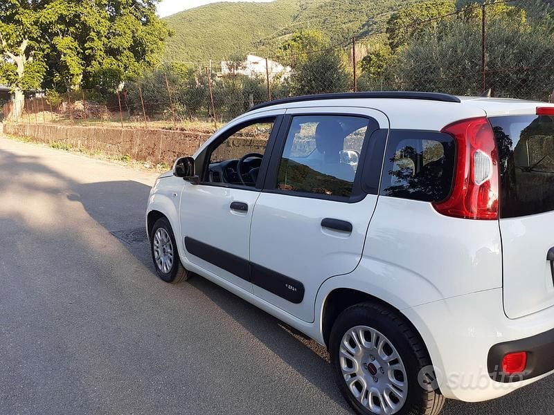 Usata Fiat Panda Lounge 69 CV (50 kW) 2019 Bianco Utilitaria