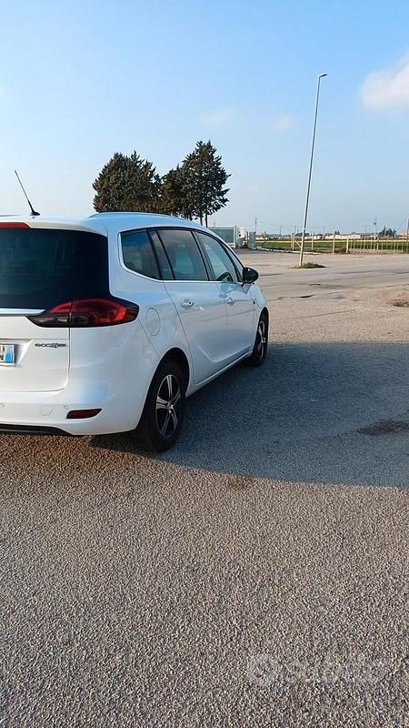 Usata Opel Zafira 150 CV (110 kW) 2013 Bianco Monovolume