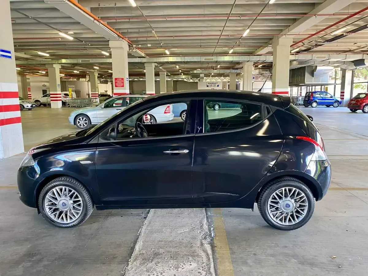 Usata Lancia Ypsilon S 95 CV (69 kW) 2012 Nero Utilitaria