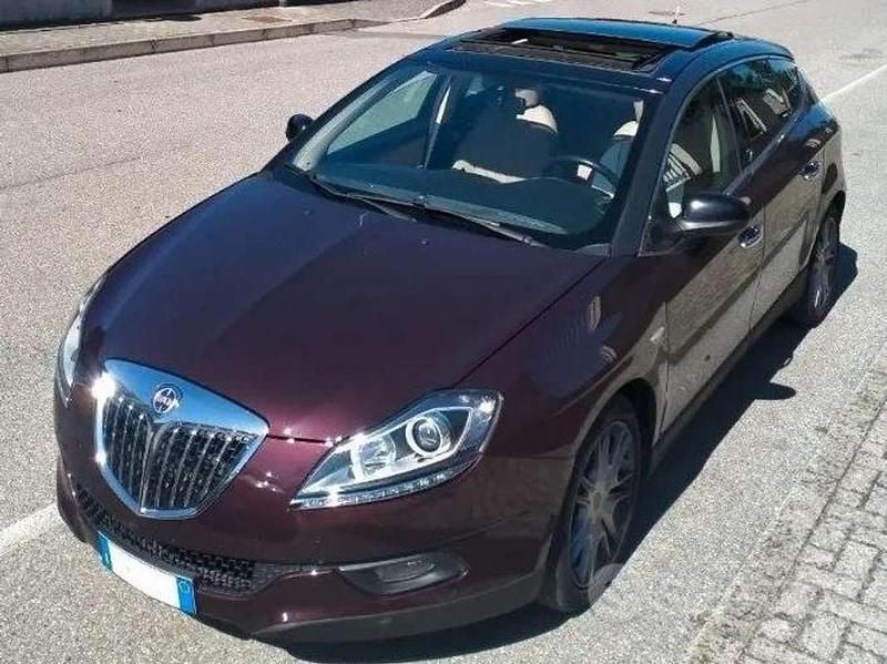 Usata Lancia Delta 120 CV (88 kW) 2009 Utilitaria
