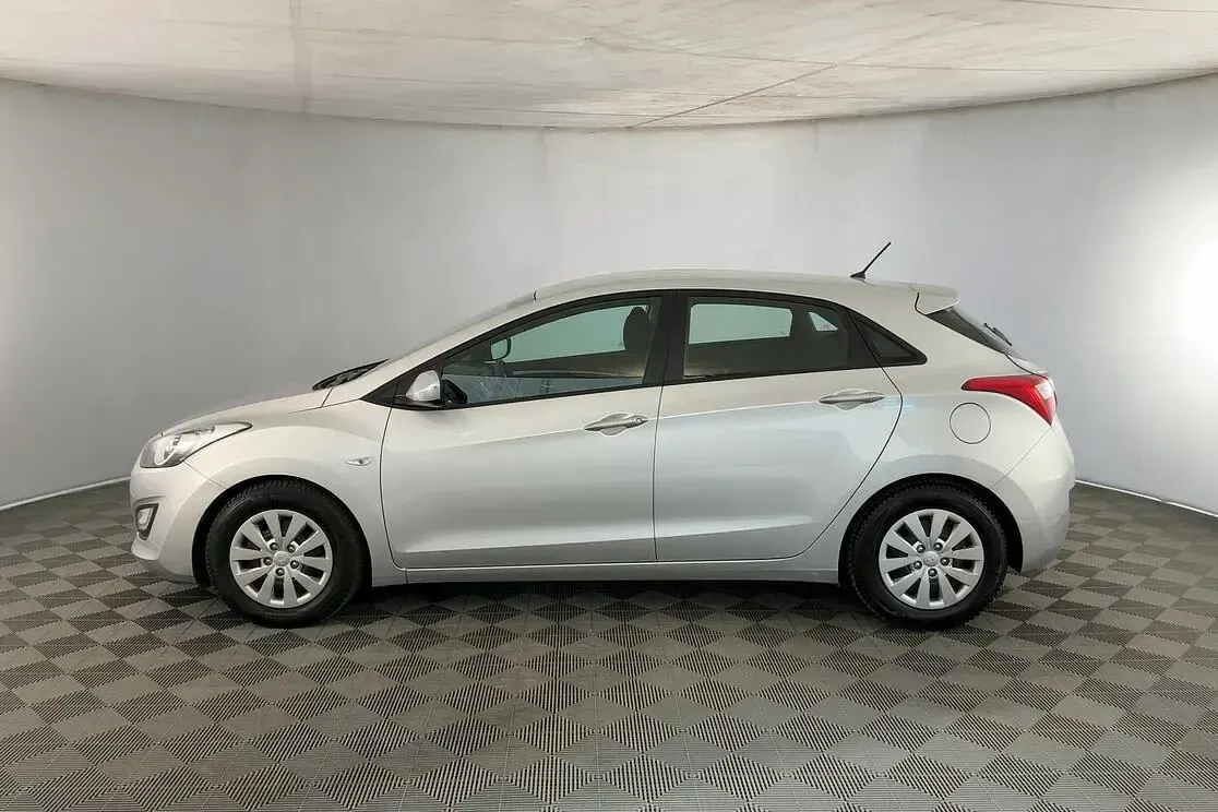 Usata Hyundai i30 Classic 110 CV (80 kW) 2015 Argento Berlina