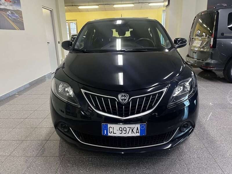 Usata Lancia Ypsilon Silver 69 CV (50 kW) 2022 Nero Utilitaria