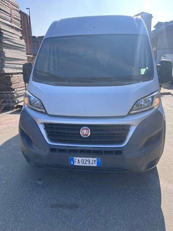 Bianco Usata 2015 Fiat Ducato 33 Furgone | 17.000 € (Molto cara) - Immagine 1/4