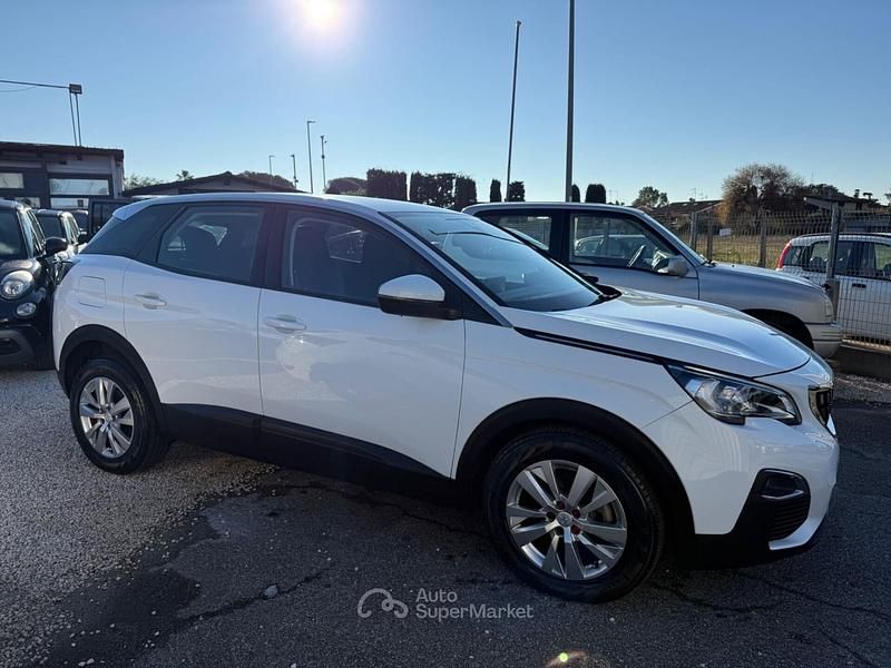 Usata Peugeot 3008 Business-Line 131 CV (96 kW) 2020 Bianco SUV