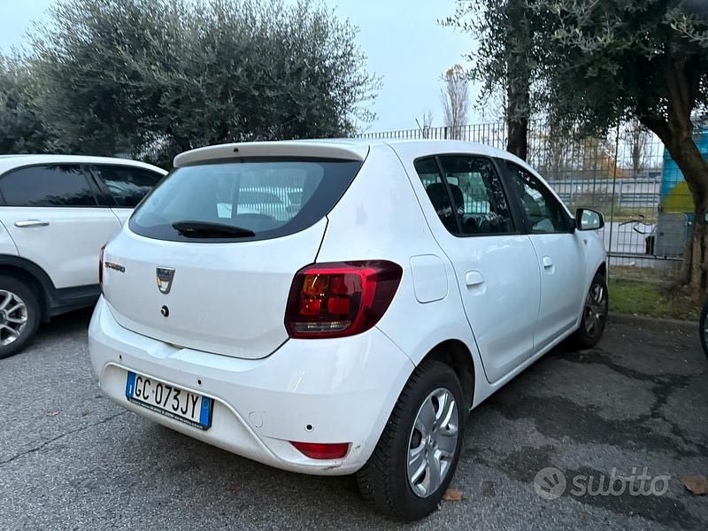 Bianco Usata 2019 Dacia Sandero Due volumi | 6500 € - Immagine 1/4