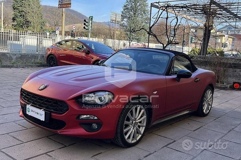 Usata Fiat 124 Spider Lusso 140 CV (102 kW) 2017 Rosso Cabrio