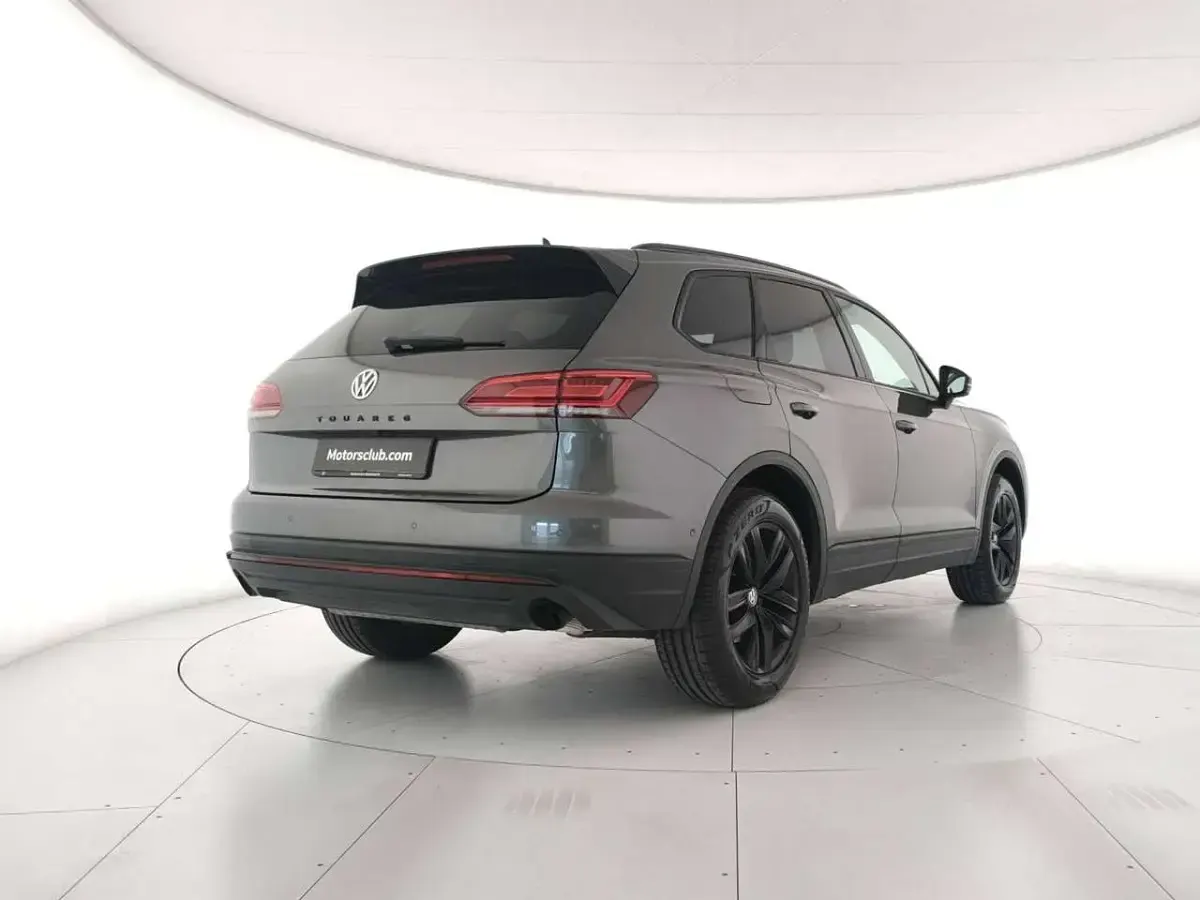 Usata VW Touareg Style 231 CV (169 kW) 2019 Grigio SUV