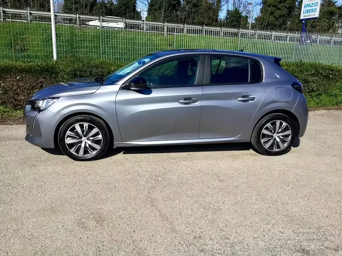 Usata Peugeot 208 Active 102 CV (75 kW) 2023 Artense Utilitaria