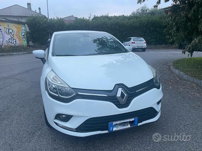 Bianco Usata 2017 Renault Clio IV Tre volumi | 8500 € - Immagine 1/4