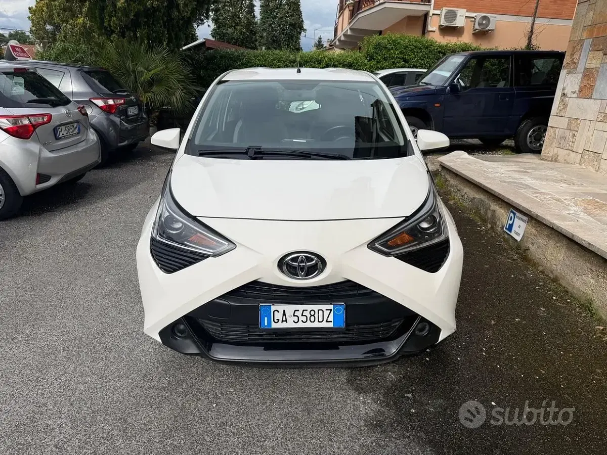 Usata Toyota Aygo Cool 72 CV (52 kW) 2020 Bianco Utilitaria
