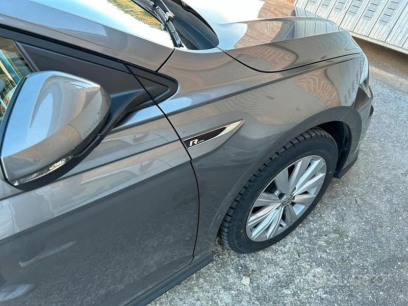 Usata VW Polo R-line 60 CV (44 kW) 2018 Grigio Utilitaria