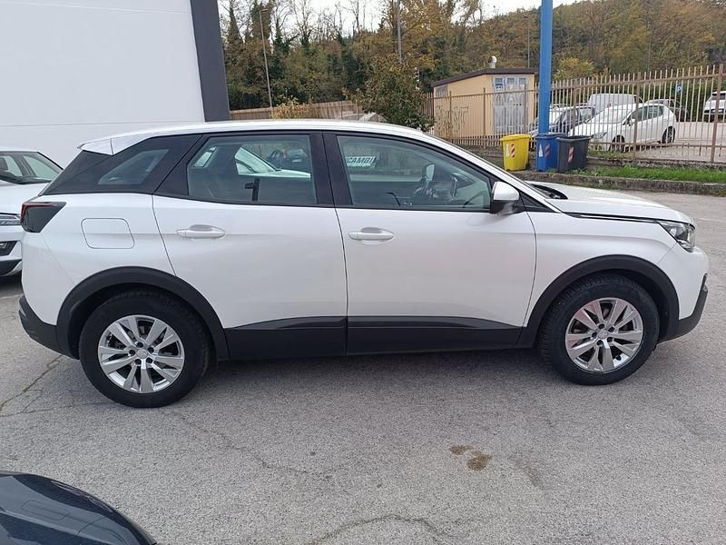 Usata Peugeot 3008 Allure 130 CV (95 kW) 2020 Bianco SUV