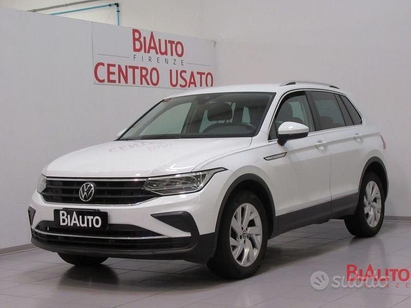 Bianco Usata 2022 VW Tiguan Elegance SUV | 27.900 € (Buon prezzo) - Immagine 1/4