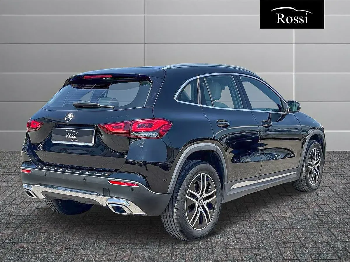 Usata Mercedes GLA180 116 CV (85 kW) 2022 Nero SUV