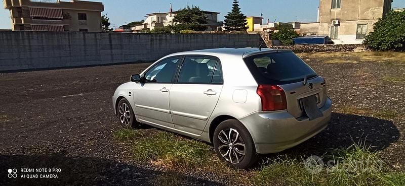 Usata 2003 Toyota Corolla Due volumi | 1400 € (Buon prezzo) - Immagine 1/4