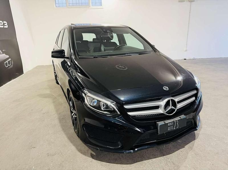 Usata Mercedes B180 Premium 109 CV (80 kW) 2018 Nero Utilitaria