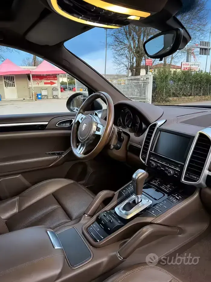 Usata Porsche Cayenne 245 CV (180 kW) 2013 Marrone SUV