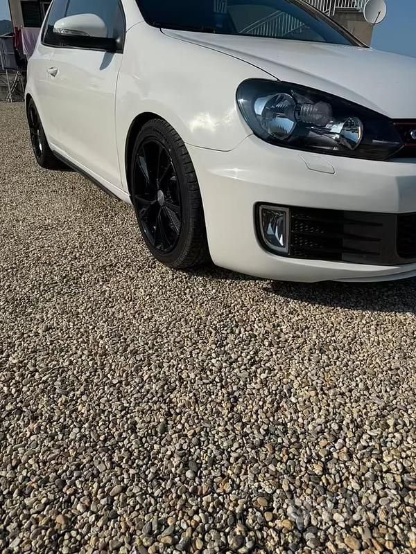 Usata VW Golf VI GTI 250 CV (183 kW) 2010 Bianco Utilitaria