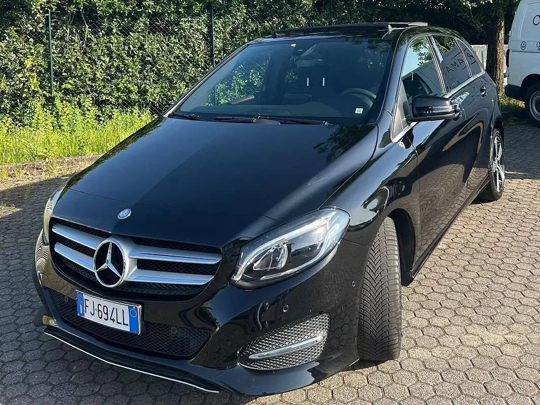 Usata Mercedes B180 Edition 109 CV (80 kW) 2017 Nero Utilitaria