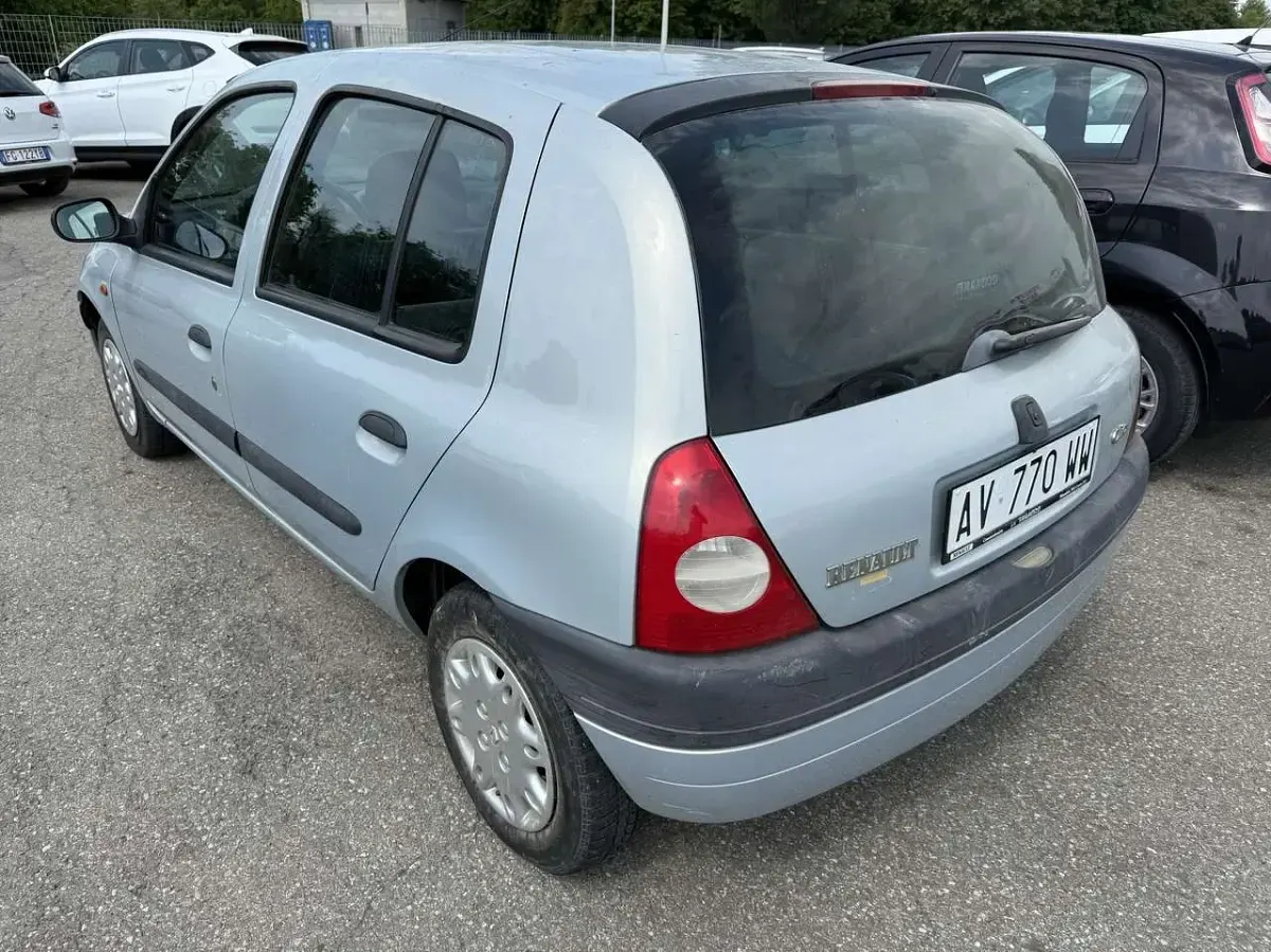 Gebraucht Renault Clio II 75 PS (55 kW) 2000 Other Limousine