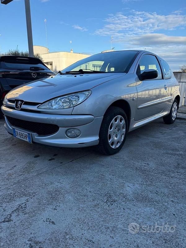Usata Peugeot 206 74 CV (54 kW) 2009 Grigio Utilitaria