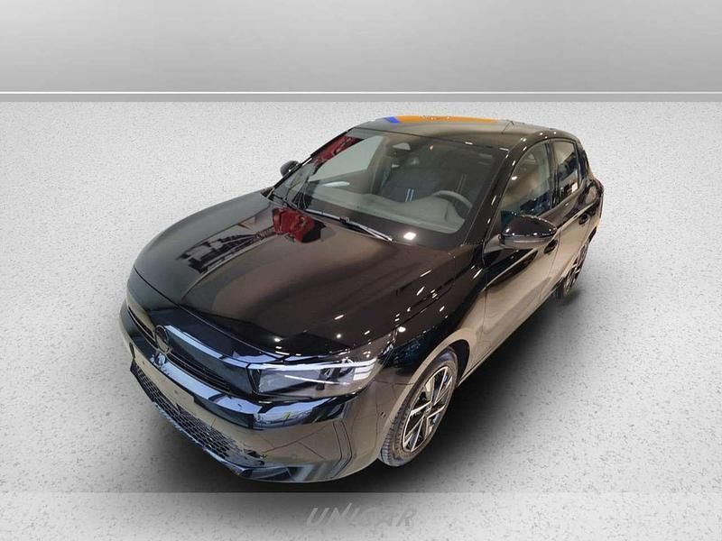 Nerointerni in tessuto nero banda Nuova 2026 Opel Corsa Tre volumi | 17.600 € (Ottimo prezzo) - Immagine 1/4