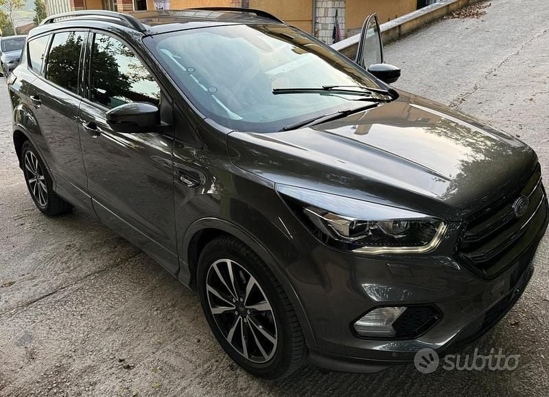 Usata Ford Kuga ST-Line 120 CV (88 kW) 2019 Grigio SUV
