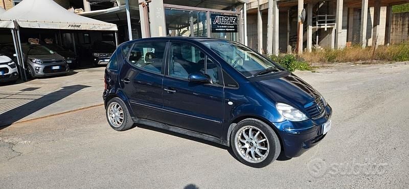 Usata Mercedes A170 Elegance 95 CV (69 kW) 2001 Blu Berlina